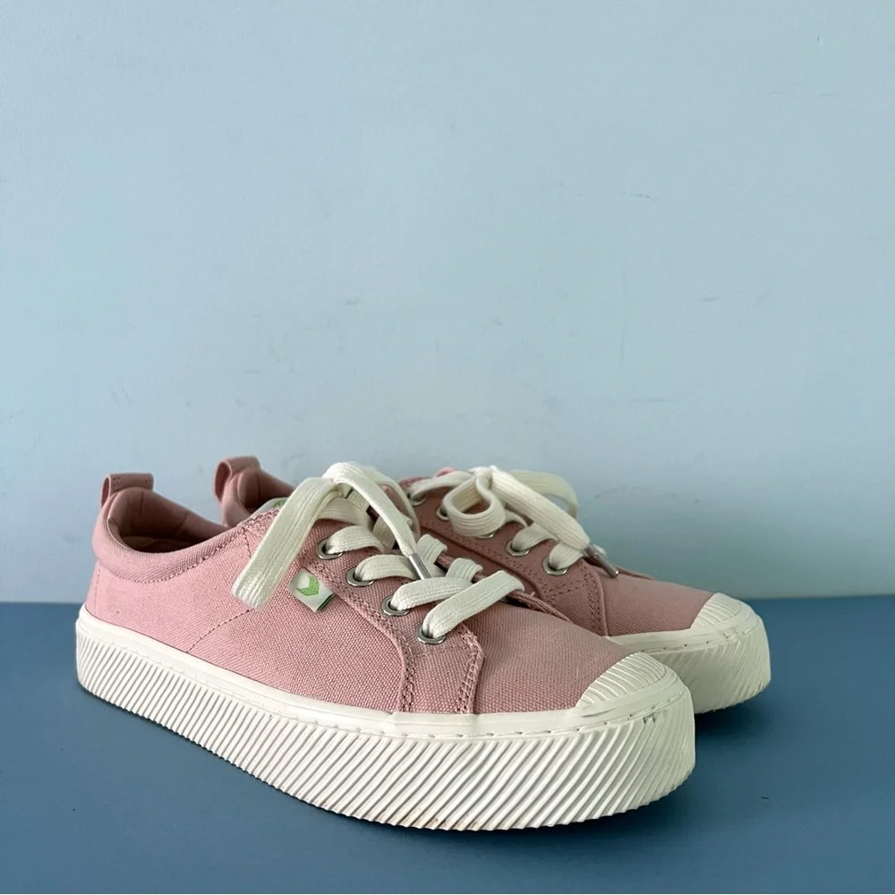 Cariuma OCA Low Rose Pink Canvas Lace Up‎ Sneakers